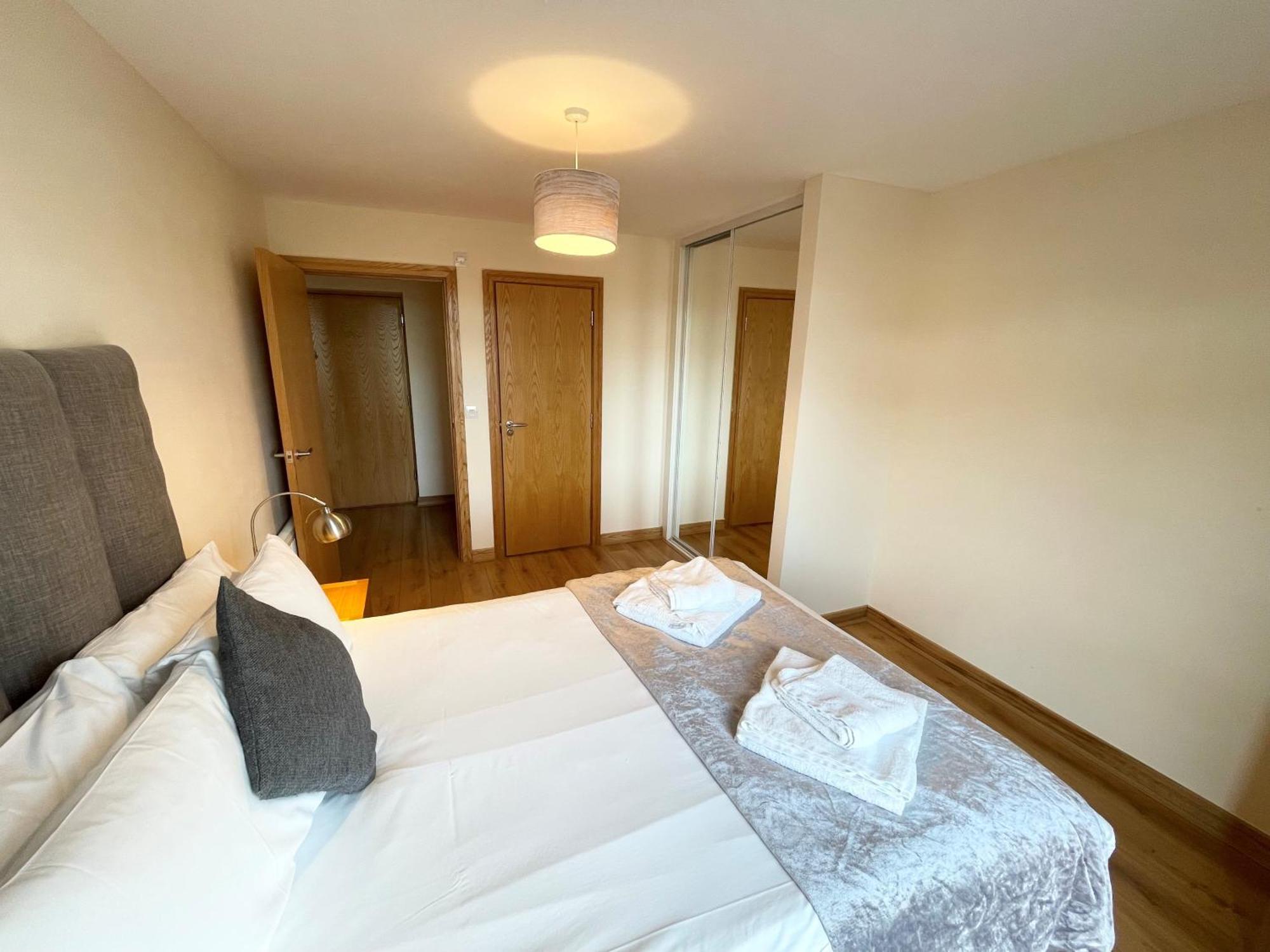 Blue Sky Apartments@Guildford Town Centre Екстер'єр фото