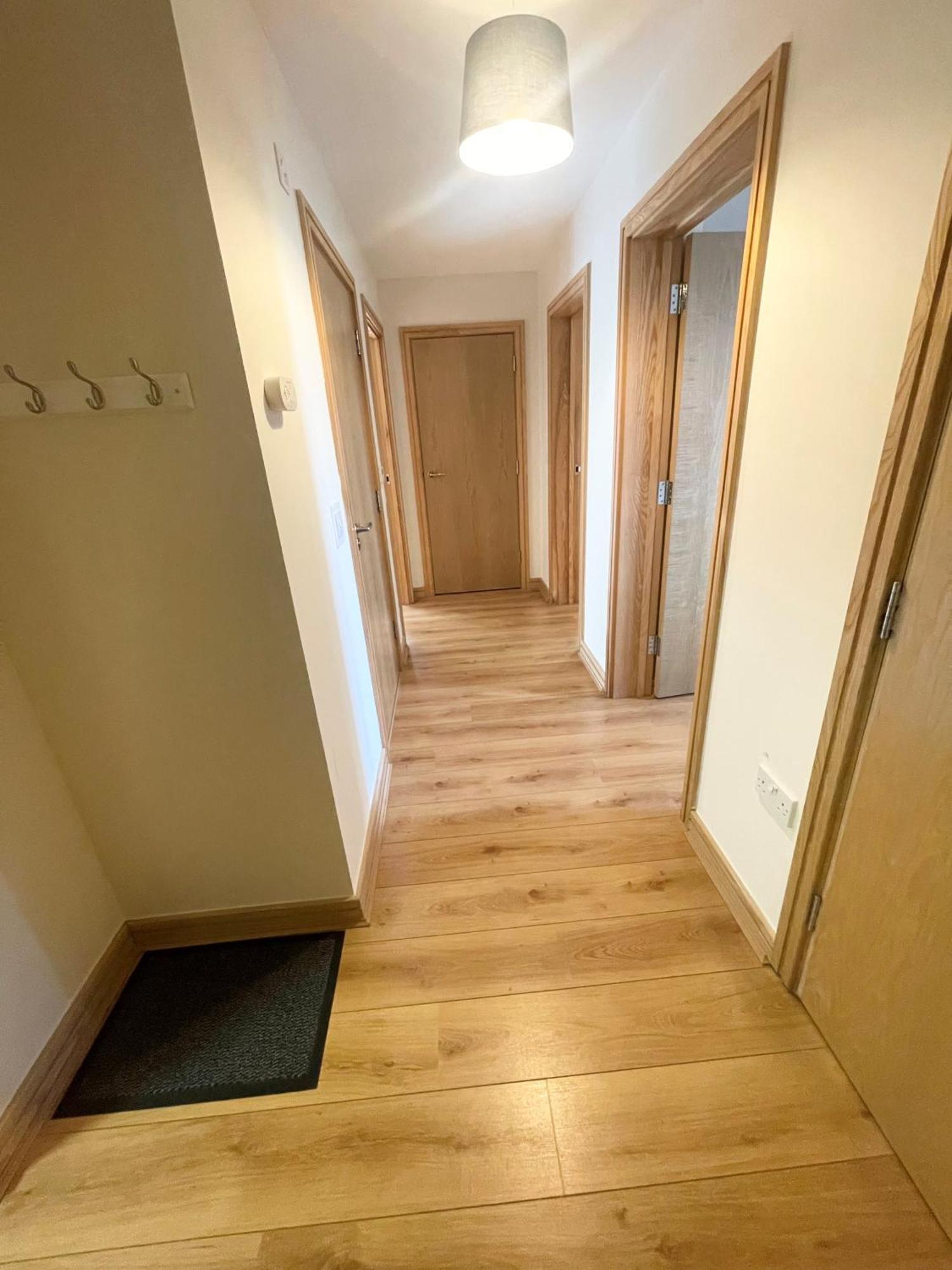 Blue Sky Apartments@Guildford Town Centre Екстер'єр фото