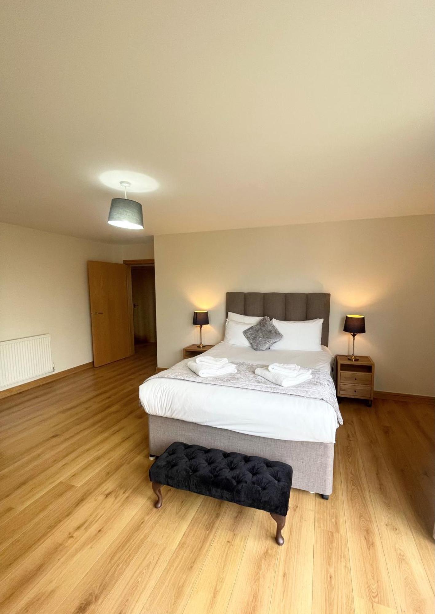 Blue Sky Apartments@Guildford Town Centre Екстер'єр фото