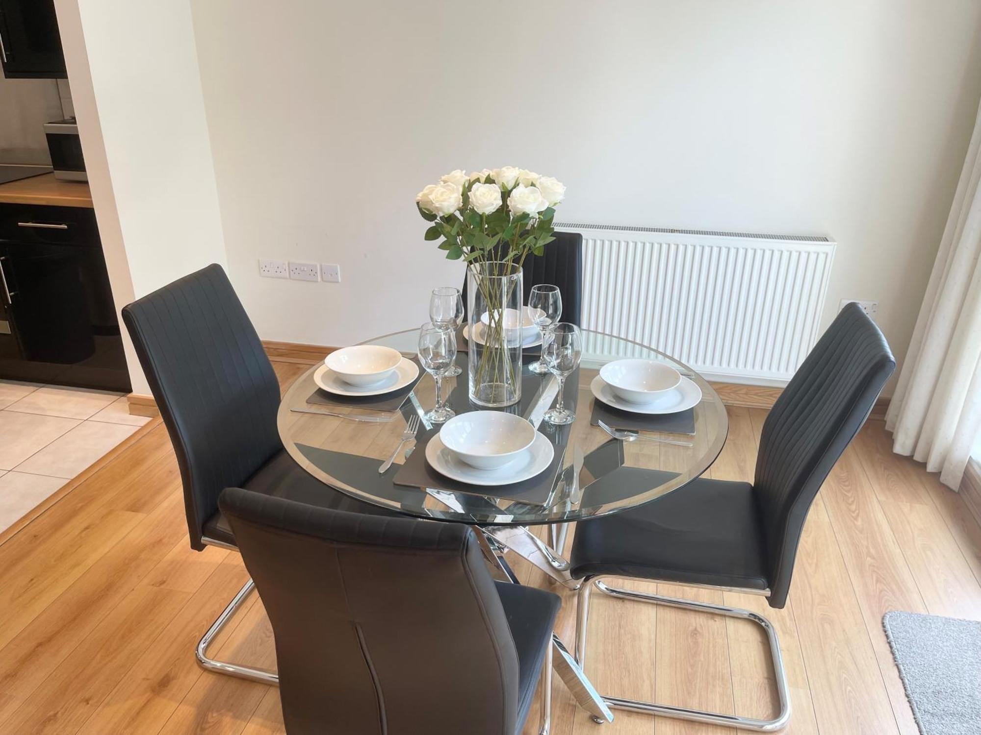 Blue Sky Apartments@Guildford Town Centre Екстер'єр фото